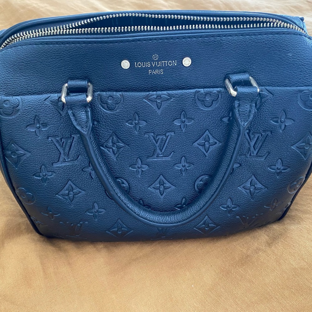 Black Louis Vutton Speedy bag